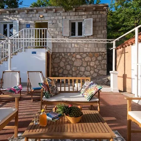 Diamond Sea - With Private Parking And A Big Terrace Over The Sea דוברובניק